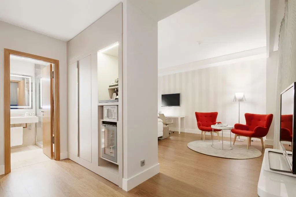 JUNIOR SUITE CAPACITY 3 Room, NH Collection Berlin Mitte Friedrichstrasse, Berlin