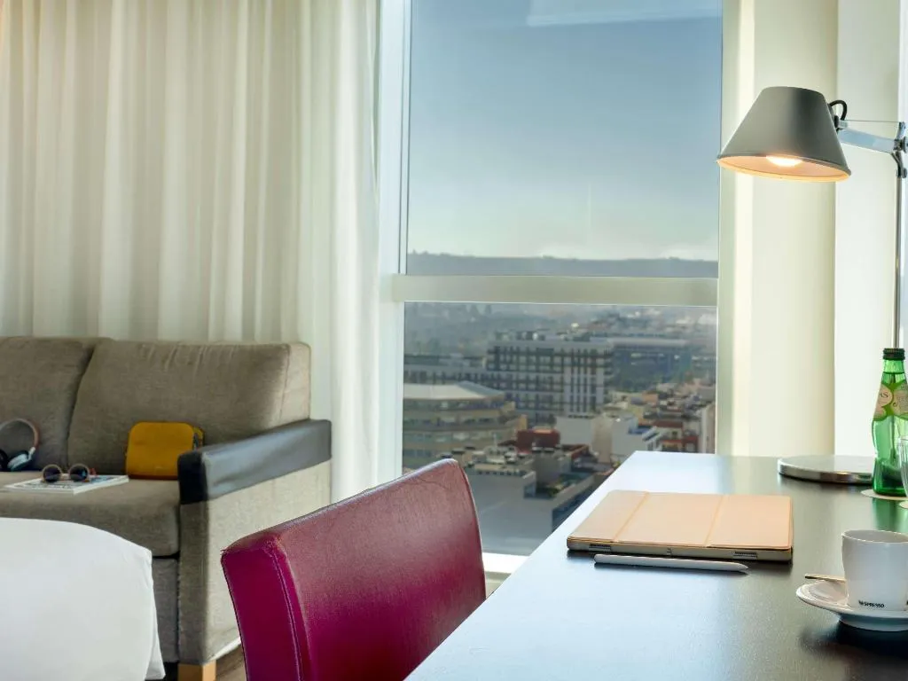 DOUBLE SUPERIOR QUEEN BED Room, Novotel Barcelona City, Barcelona