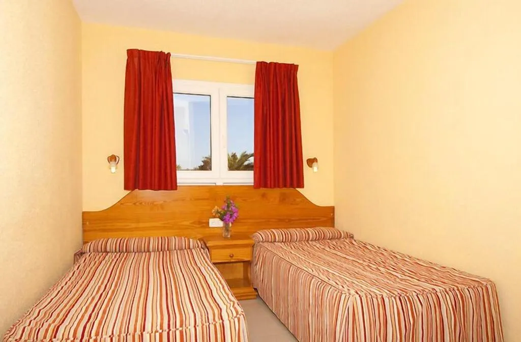 BUNGALOW SUPERIOR POOL VIEW Room, Playa Limones, Lanzarote