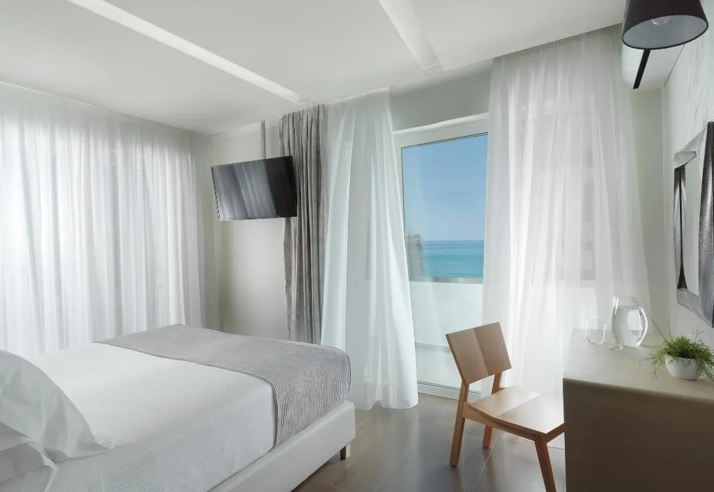 SUITE DELUXE SIDE SEA VIEW Room, Melrose Rethymno by Mage Hotels, Crete