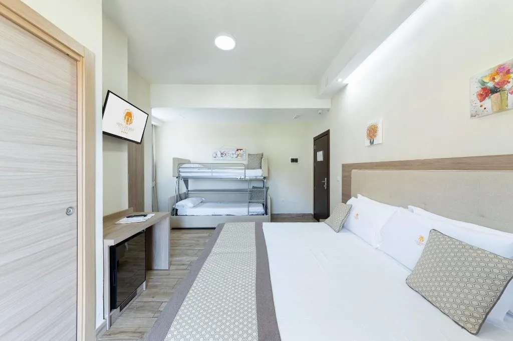 Room, Hotel Del Sole, Naples