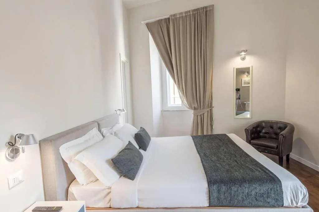 Room, Little Queen Relais, Rome
