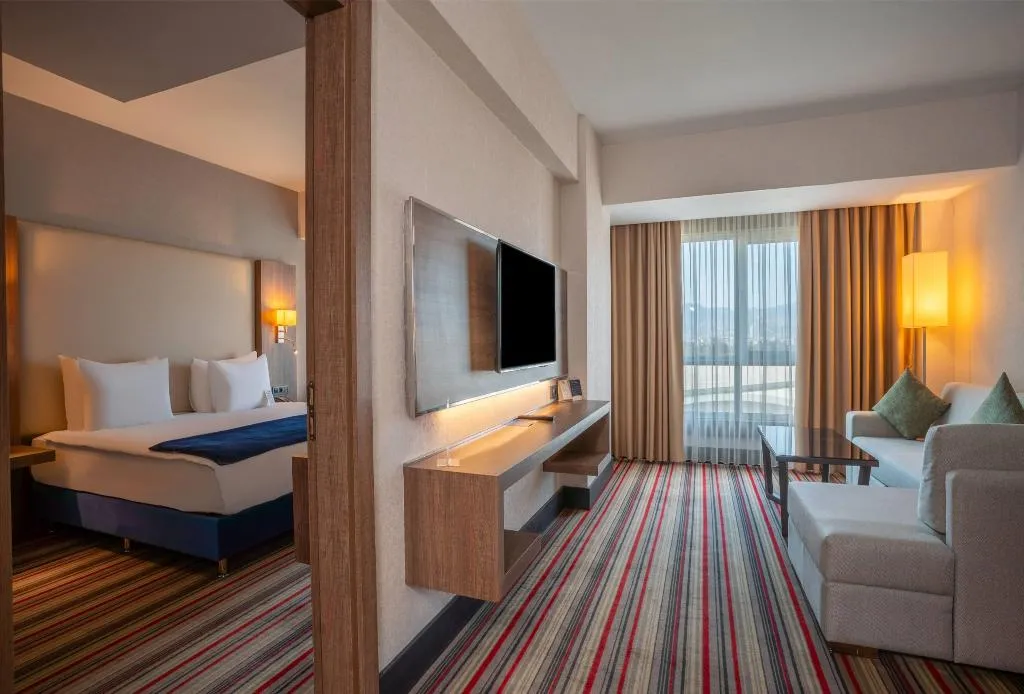 SUITE KING SIZE BED Room, Ramada Plaza by Wyndham Izmir, Izmir