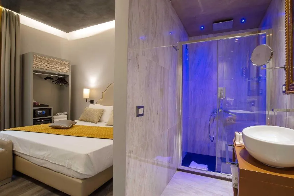 DOUBLE SUPERIOR QUEEN BED Room, Colonna Suite Del Corso, Rome