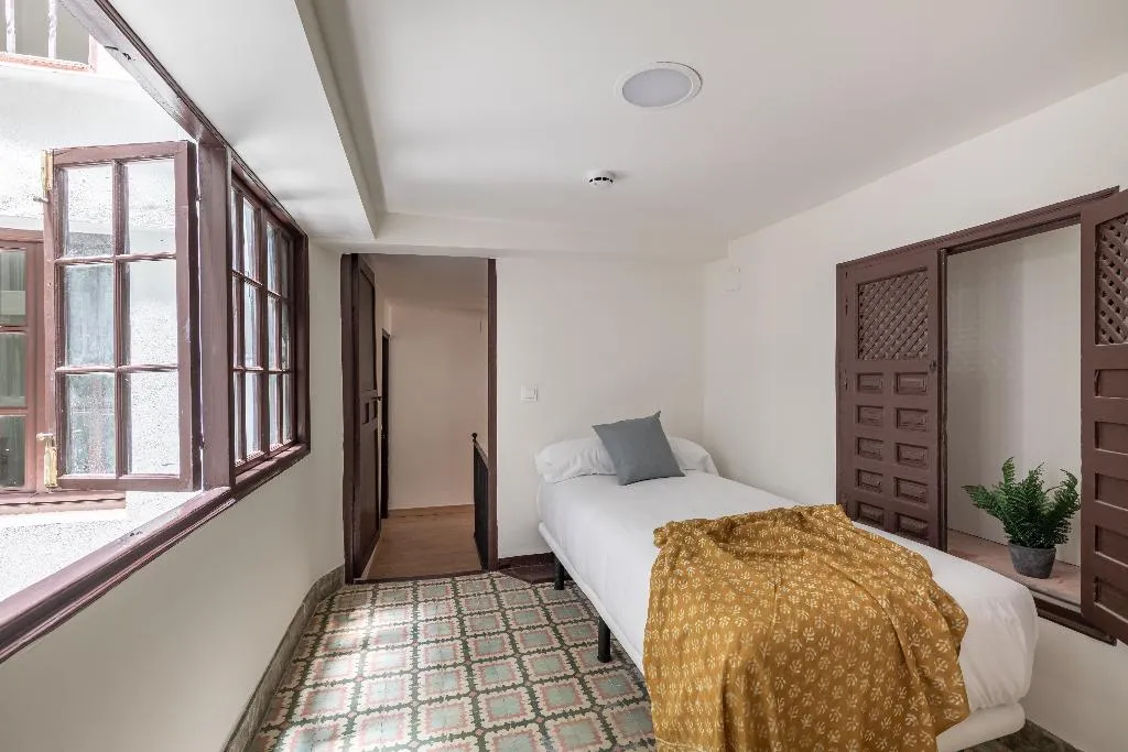 APARTMENT CAPACITY 7 THREE BEDROOMS Room, Libere Malaga la Merced, Costa Del Sol