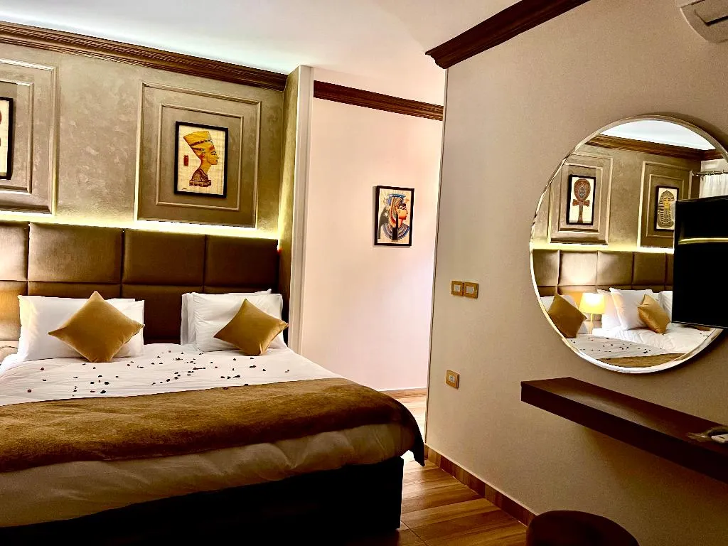 QUADRUPLE SUPERIOR KING BED Room, New Museum, Pyramids Inn, Cairo