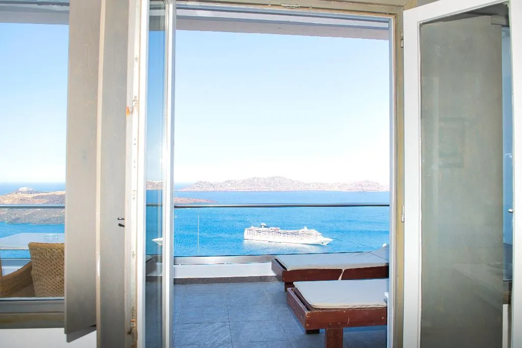Double or Twin EXECUTIVE Room, The Last Sunbeam, Santorini