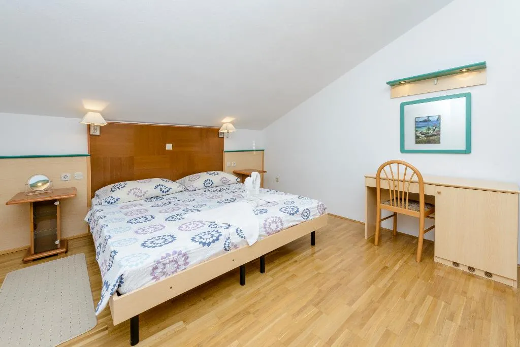 APARTMENT TWO BEDROOMS WITH TERRACE Room, Apartments Matusko, Dubrovnik