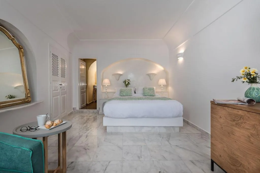 JUNIOR SUITE QUEEN SIZE BED Room, Anteliz Hotel And Suites, Santorini
