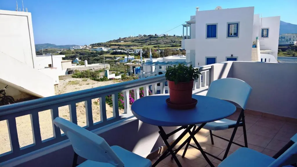 STUDIO CAPACITY 3 Room, Memories Of Milos, Santorini