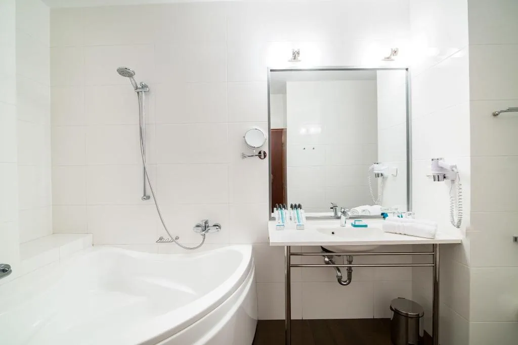 JUNIOR SUITE KING SIZE BED Room, Hanza Hotel, Gdansk