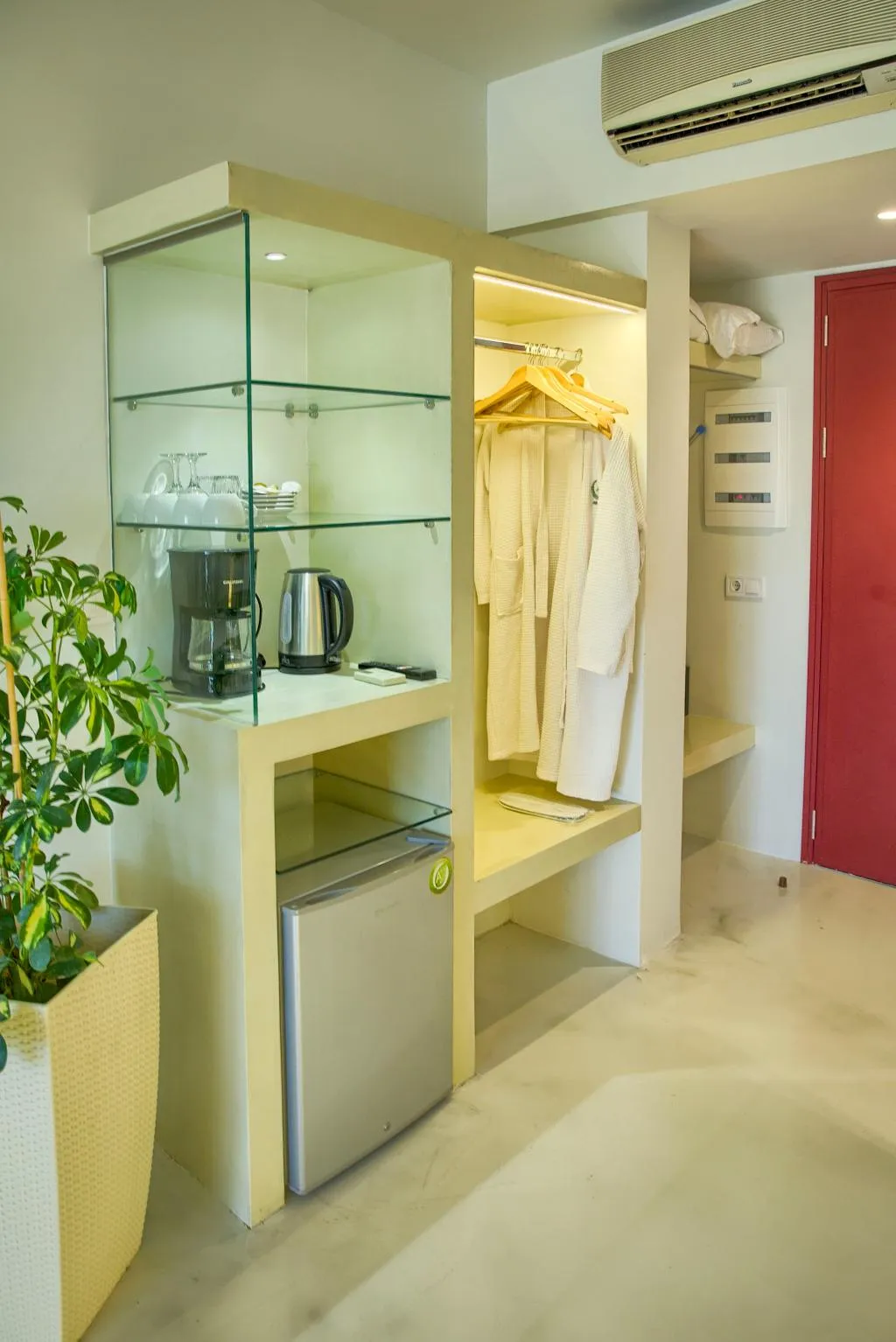 JUNIOR SUITE WITH PRIVATE POOL Room, Alia suites & Alia beachfront suites and spa, Rhodes