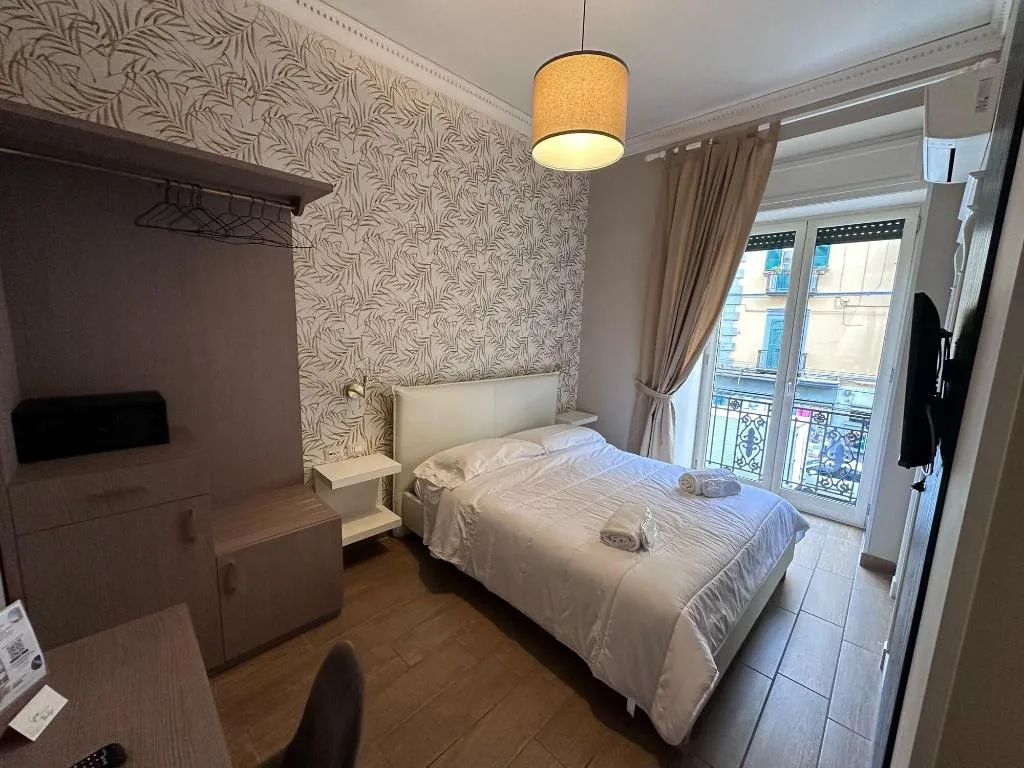 Room, Parthenope Rooms, Naples