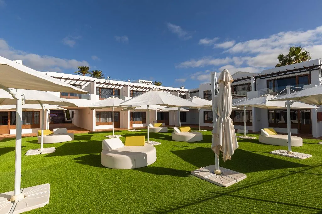 Terrace, R2 Apartamentos Bahia Kontiki, Lanzarote