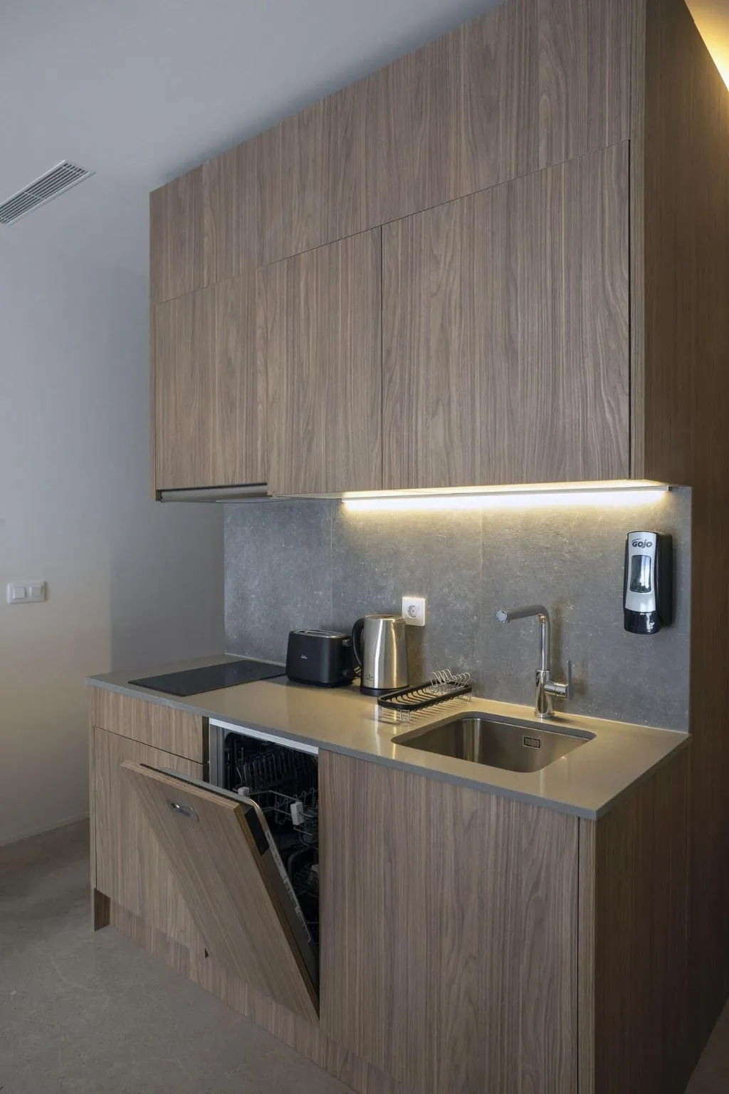 Room, Dau Studios, Valencia