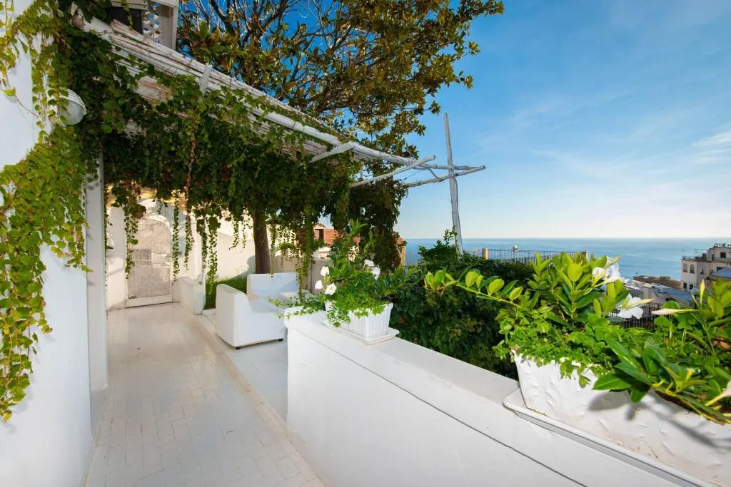 General view, Residence Villa Yiara, Naples