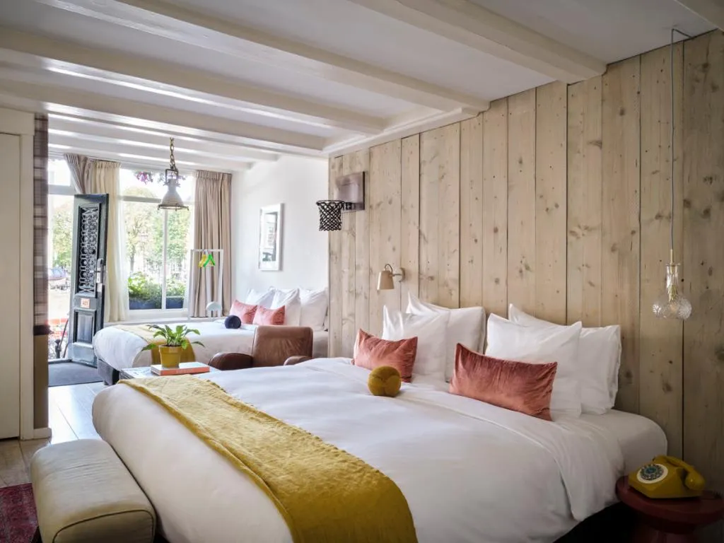 FAMILY ROOM STANDARD Room, Max Brown Htl Canal District, part of Sircle Colle, Amsterdam