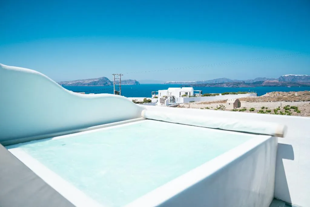 SUITE WITH VIEWS Room, Serenita Luxury Suites, Santorini