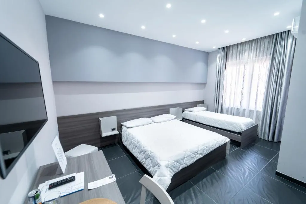 DOUBLE DELUXE QUEEN BED Room, Al Campanile H. Napoli Centro, Naples