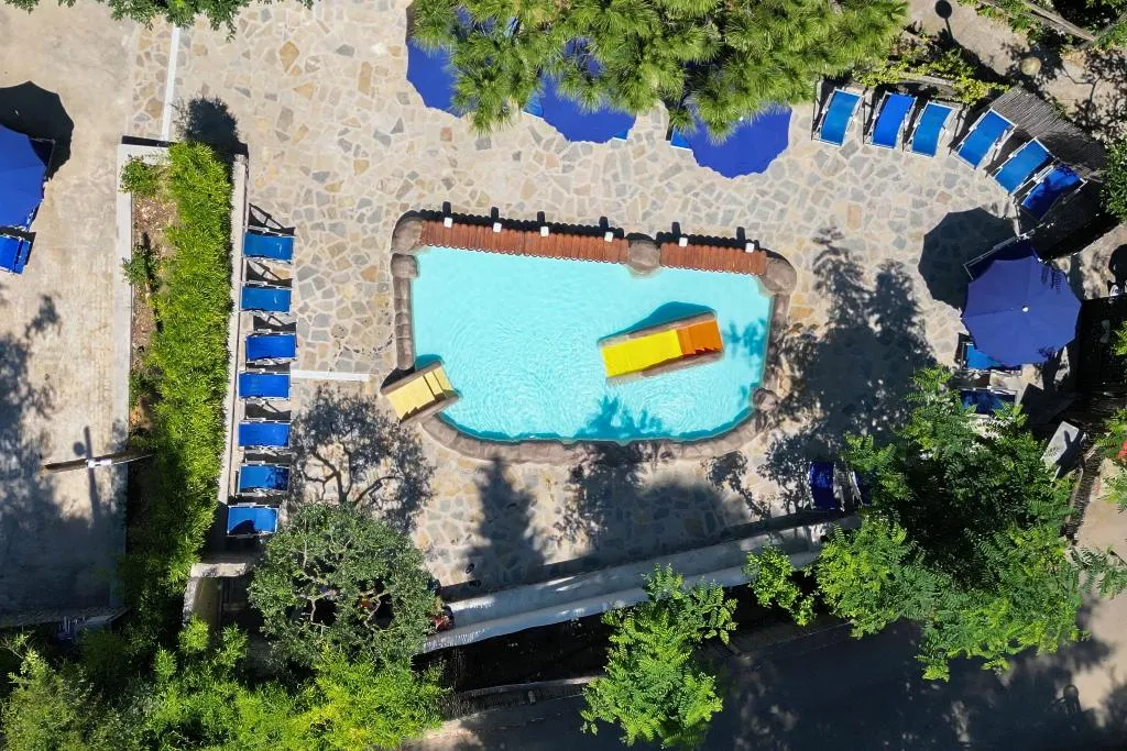 Pool, Hostel & Glamping Santa Fortunata, Naples