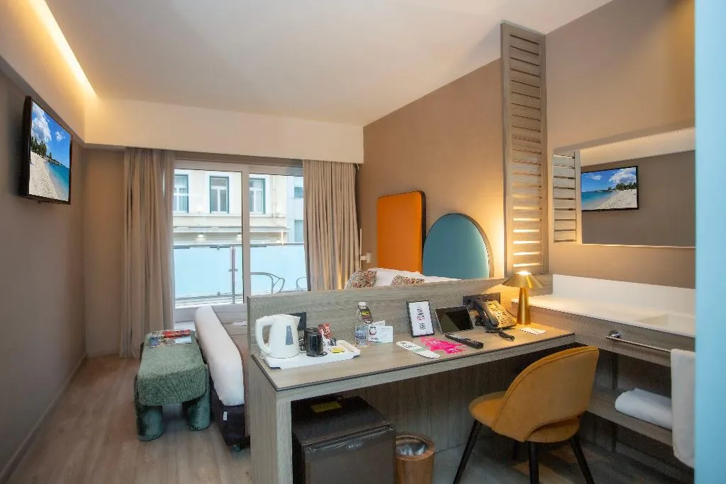 Double or Twin WITH BALCONY Room, Casual Kubic Athens, Athens