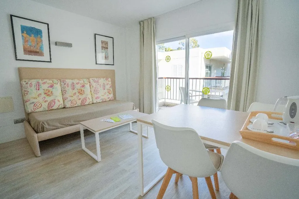 APARTMENT CAPACITY 1 ONE BEDROOM Room, Houm Plaza Son Rigo, Majorca