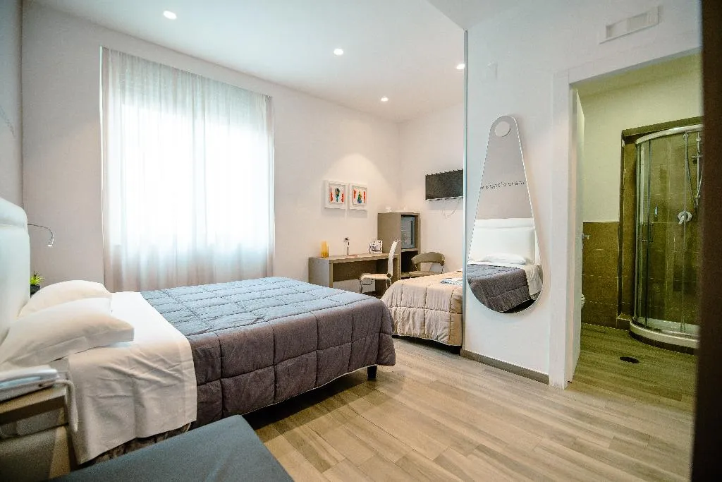TRIPLE DELUXE Room, Hotel Bruman Salerno, Naples
