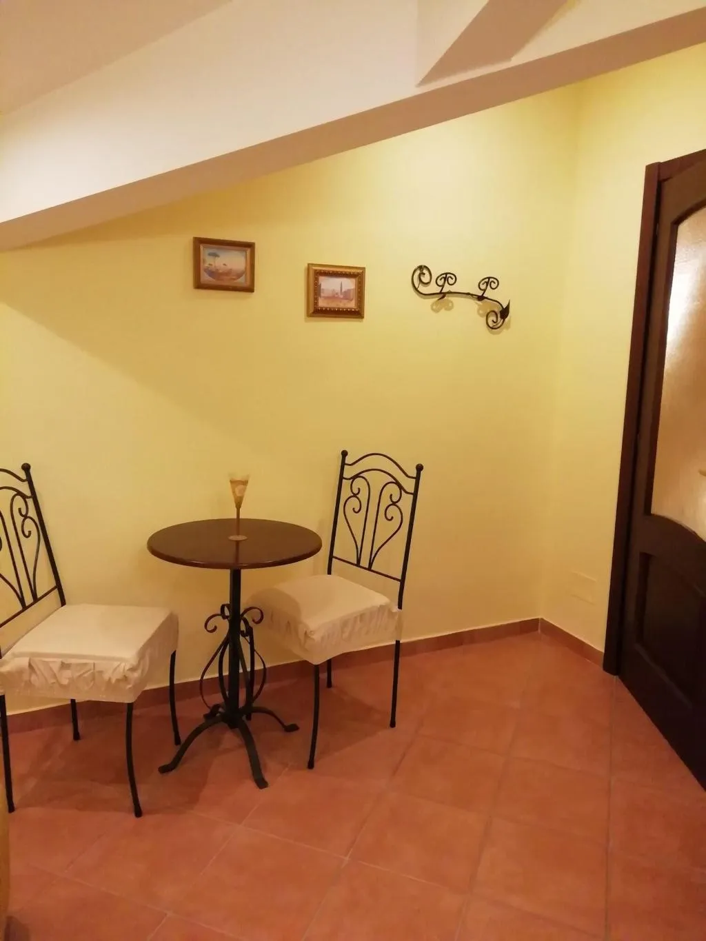Room, La Gemma, Naples