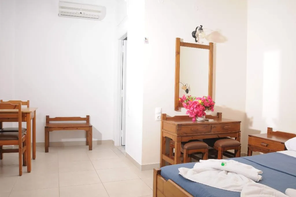 STUDIO STANDARD Room, Mastorakis Studios, Crete