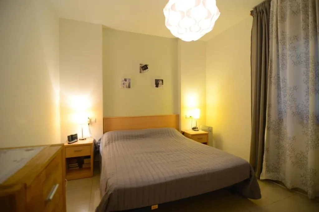 APARTMENT CAPACITY 6 TWO BEDROOMS Room, Mestral, Costa Brava