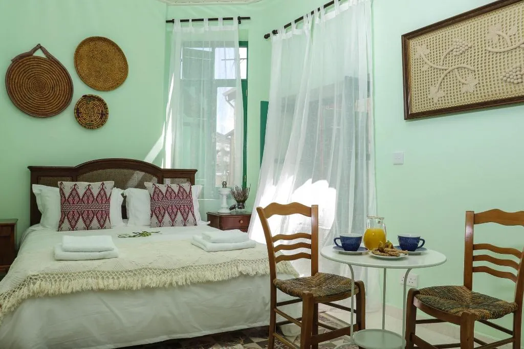 Room, To Konatzi Tis Marikkas Tzie Tou Yianni, Cyprus