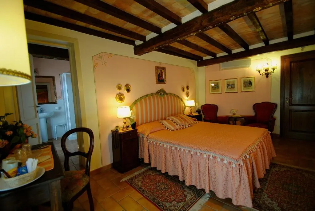 Room, Albergo Torre Sangiovanni, Perugia