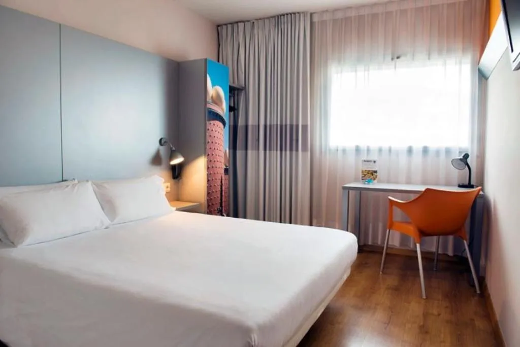 DOUBLE STANDARD Room, B&B HOTEL Figueres, Costa Brava