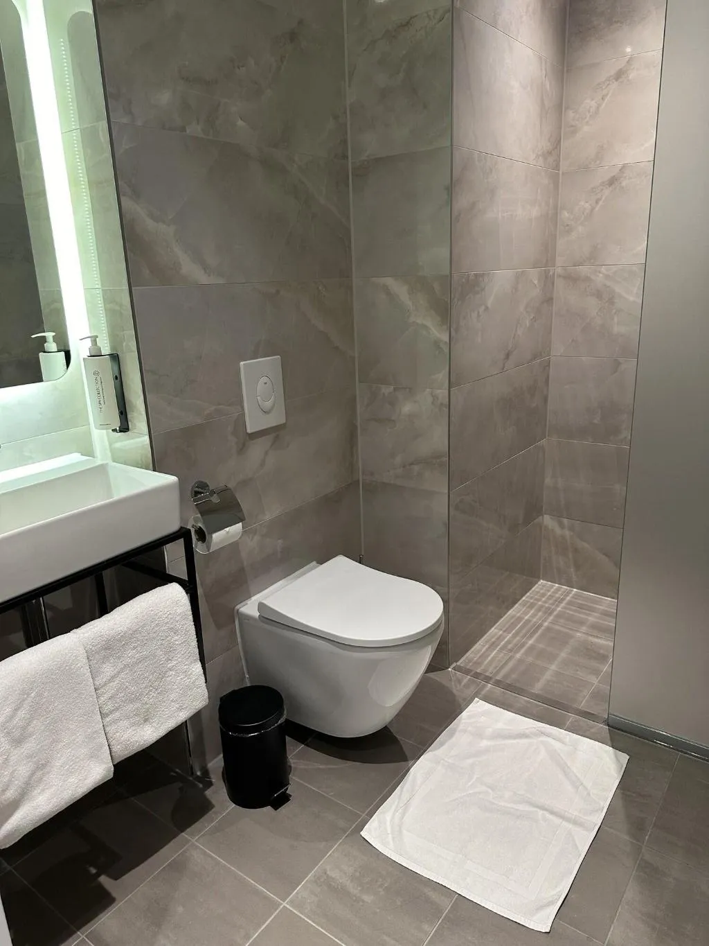 Room, OZO Hotels Antares Amsterdam Schiphol Airport, Amsterdam