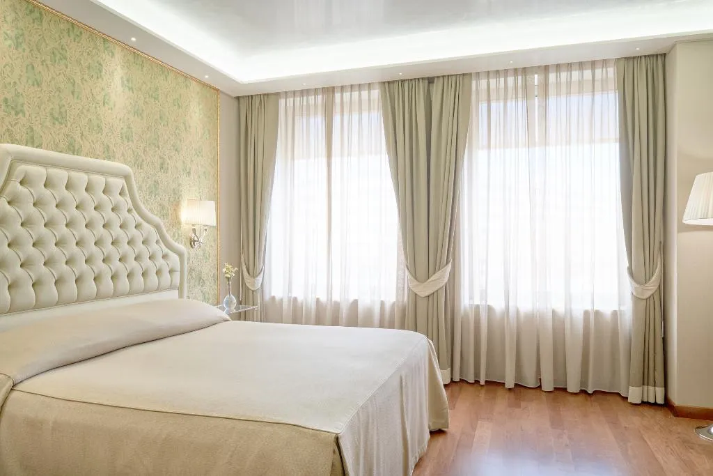 Double or Twin DELUXE CITY VIEW Room, Santa Chiara, Venice
