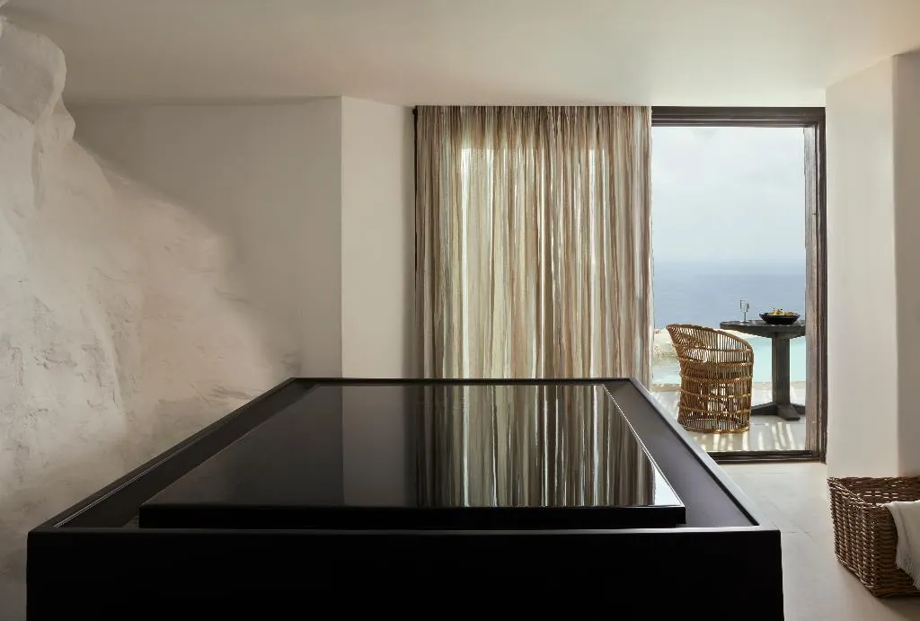 SUITE HONEYMOON Room, Myconian Panoptis Escape, Mykonos