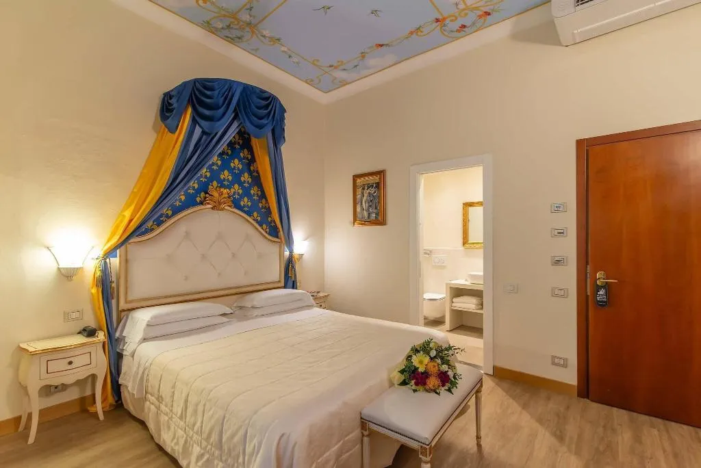 TWIN CLASSIC Room, Porta Faenza, Florence