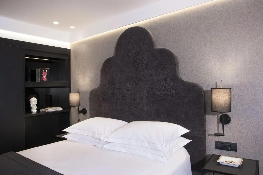 Room, President, Athens