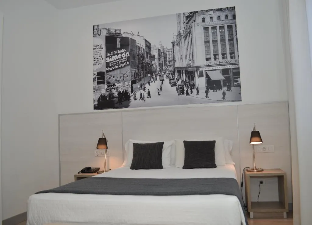DOUBLE STANDARD Room, San Lorenzo, Madrid
