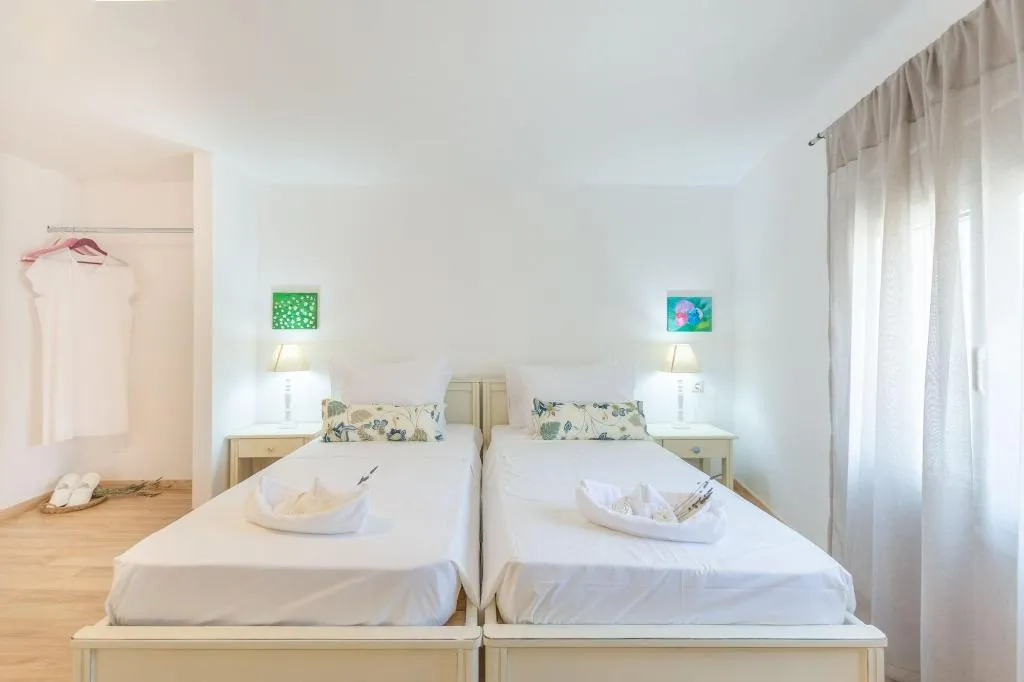 Room, Happiness Apartments, Crete