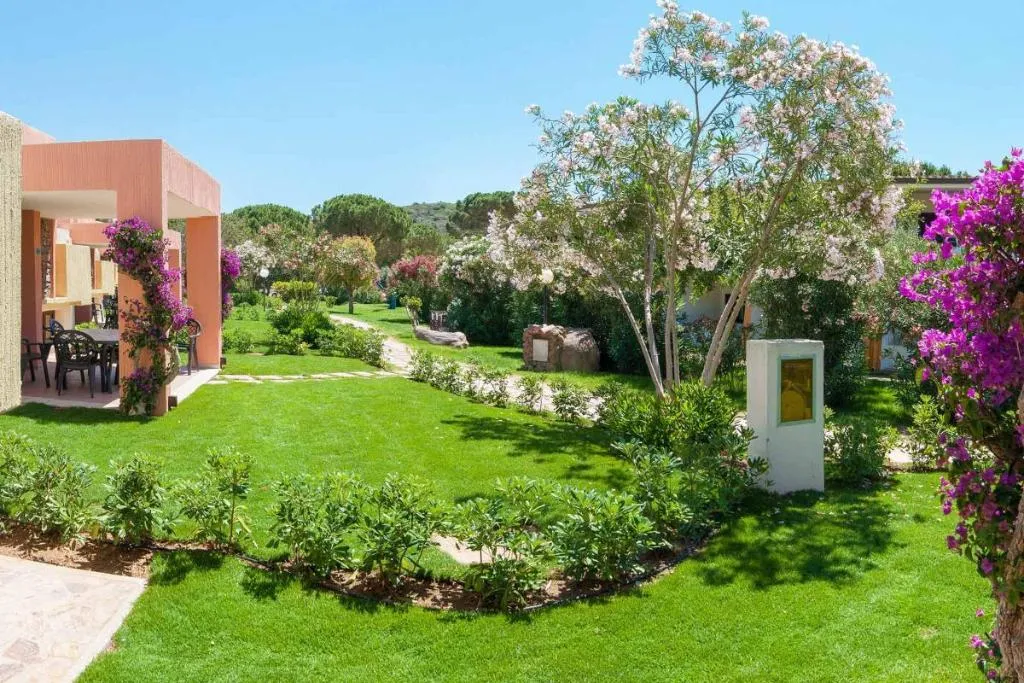 VILLA CAPACITY 8 Room, Cormoran Hotel & Residence, Cagliari