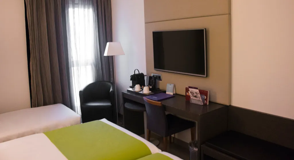 TRIPLE STANDARD Room, Mercure Madrid Centro, Madrid