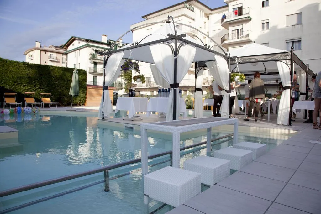 Sports and Entertainment, Ute, Venice