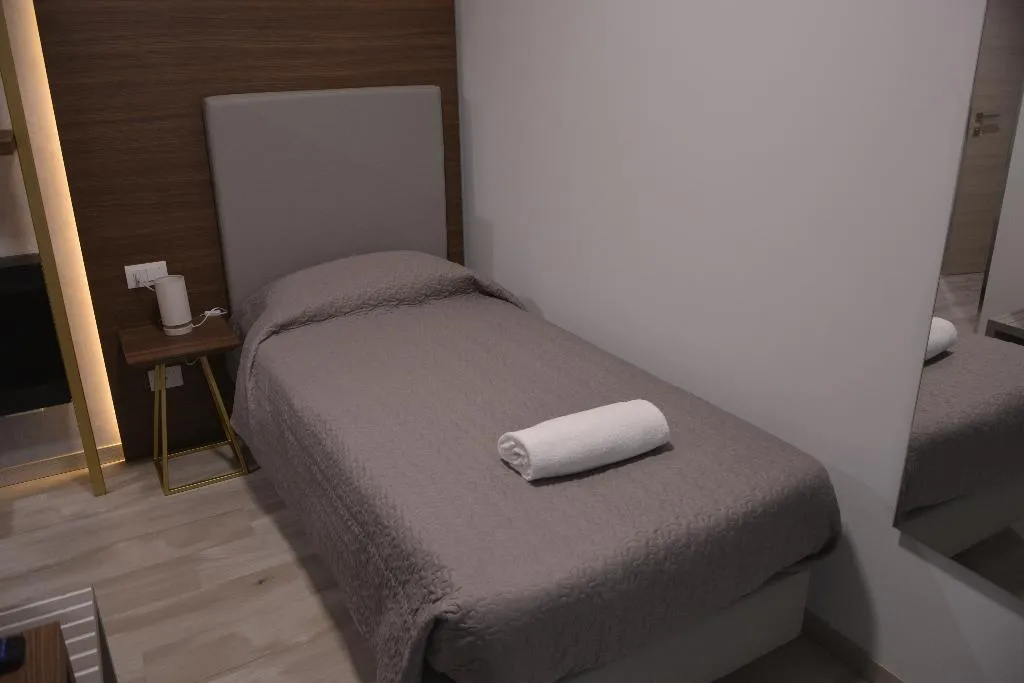 SINGLE STANDARD Room, 8 Room Hotel, Catania