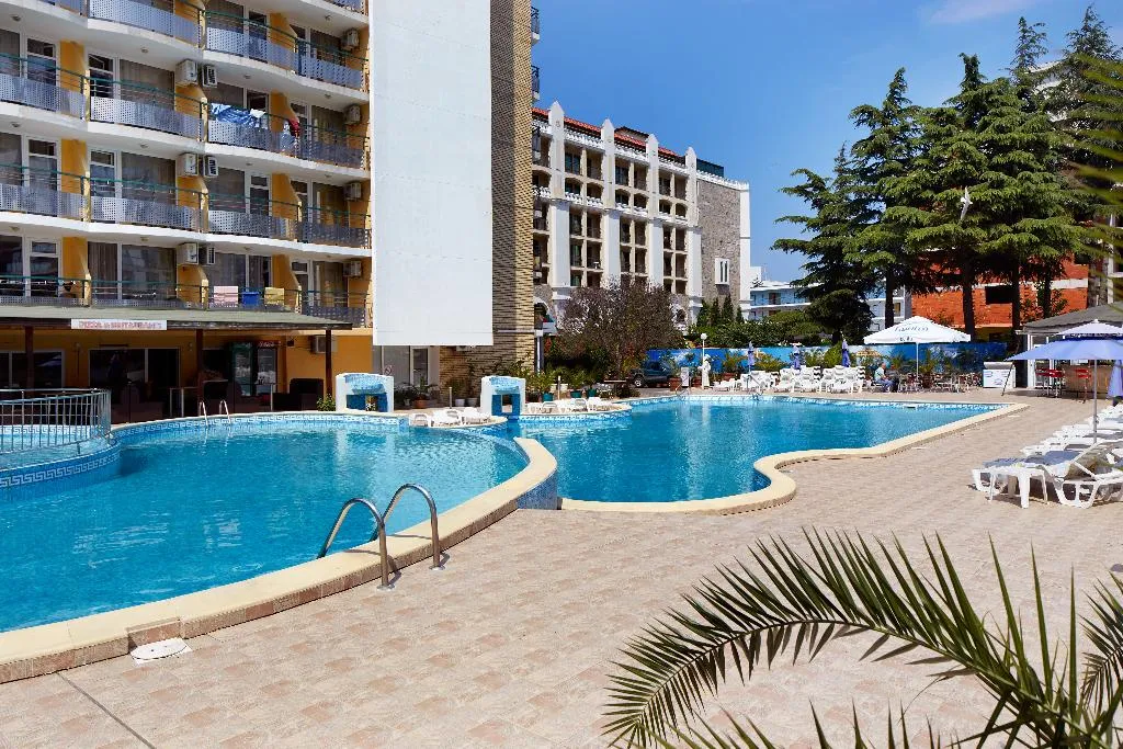 Pool, Yantra Hotel, Bourgas