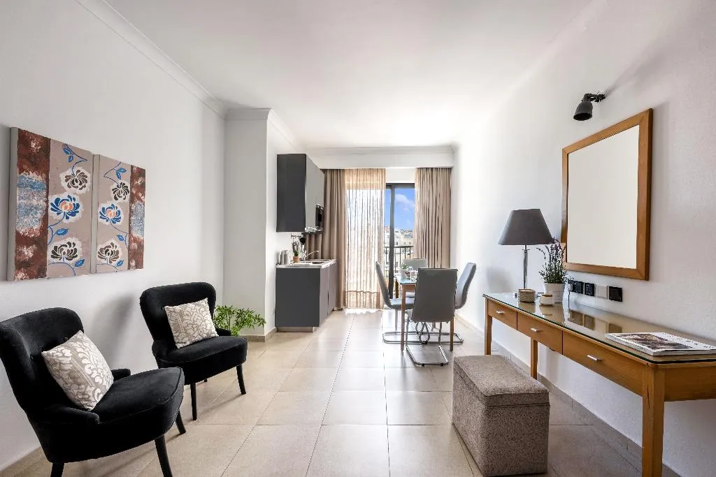 STUDIO WITH BALCONY Room, Plaza Hotels, Malta