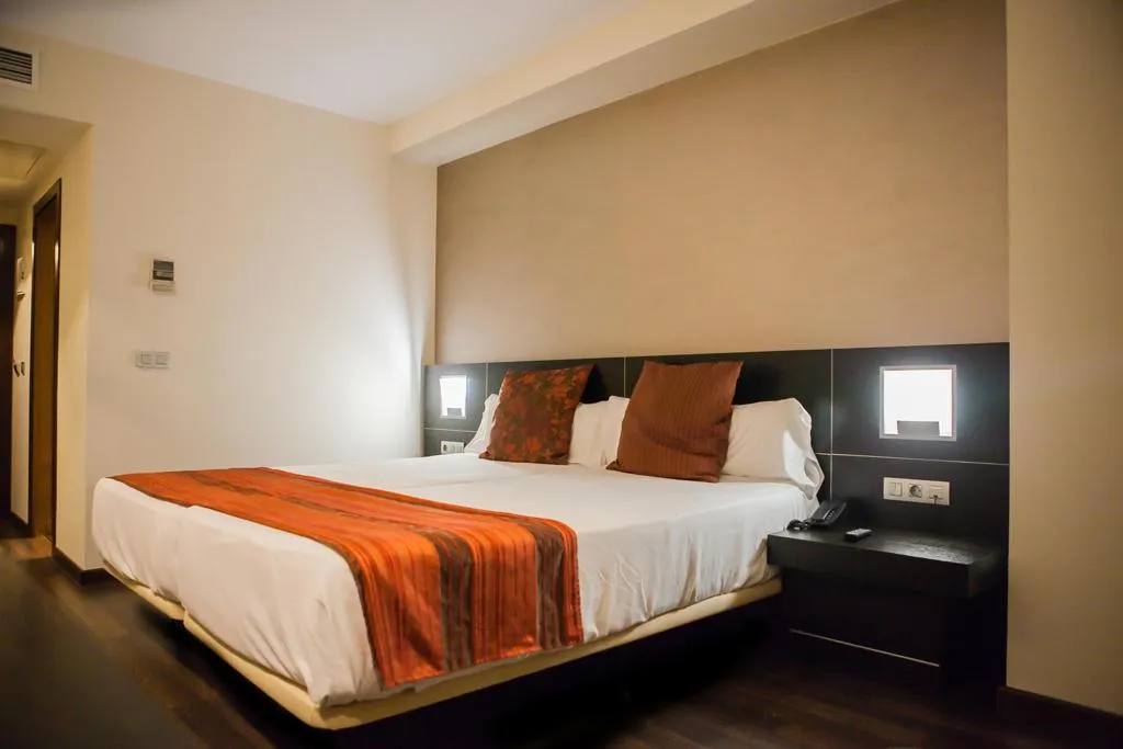 TRIPLE CLASSIC Room, Sercotel Aura Algeciras, Costa De La Luz