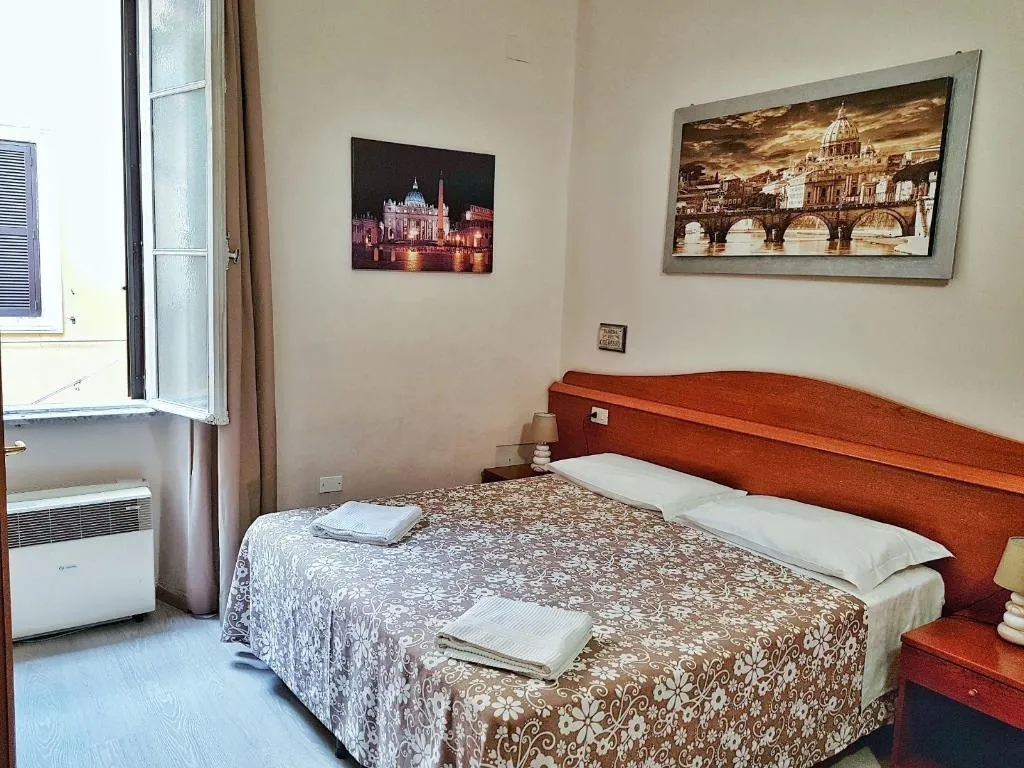 Room, Italy Guest House, Naples