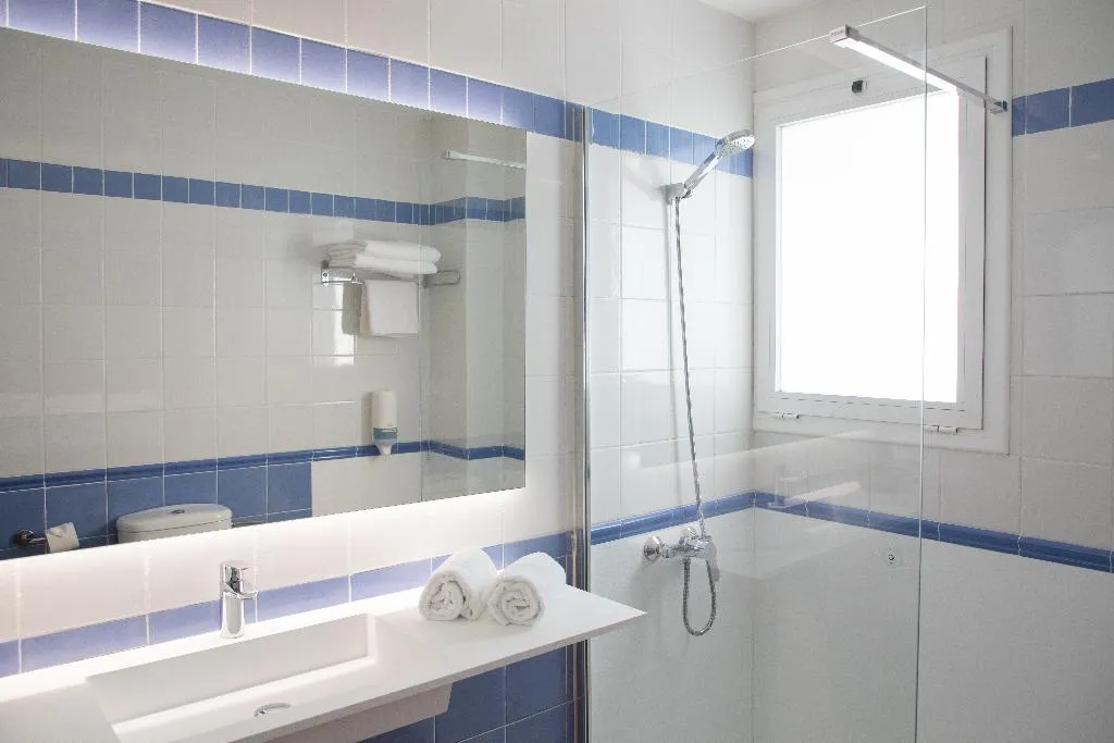 DOUBLE SINGLE USE SUPERIOR Room, DWO Les Palmeres, Costa Brava