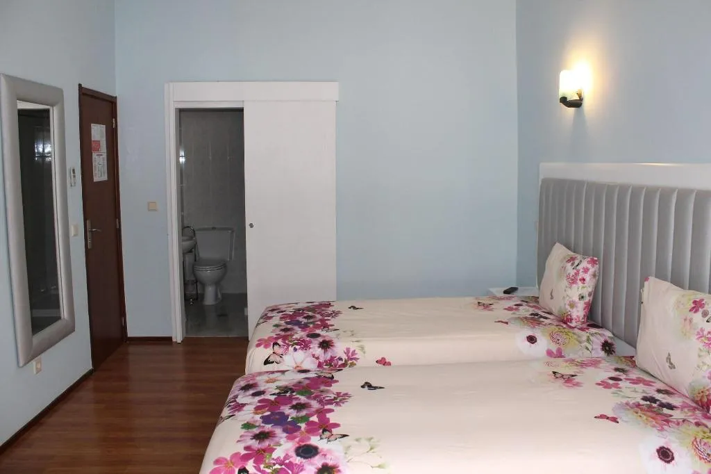 Room, Grande Oceano Guest House, Porto